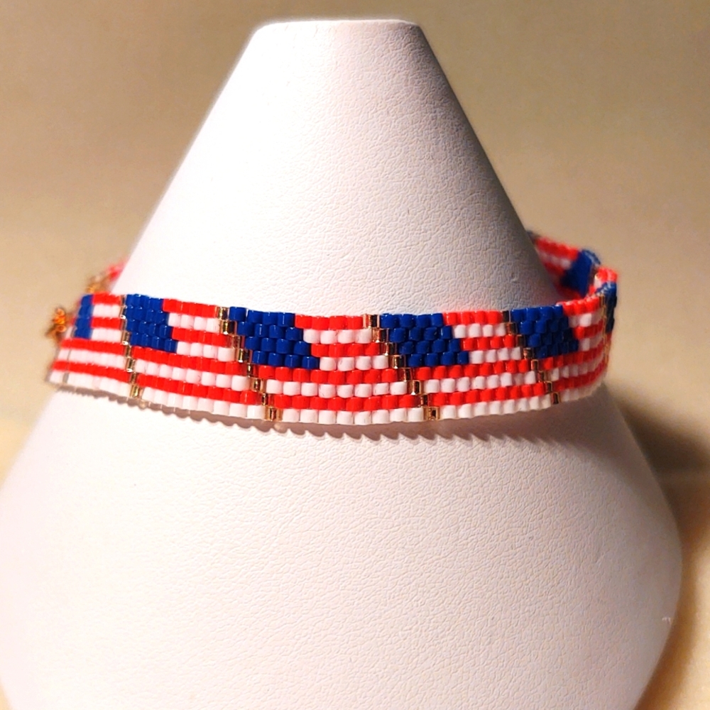 Patriotic Red, White and Blue Bracelet handmade glass beads - Picture 3 of 3